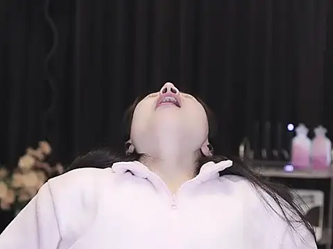 Nuyoah-77 online show from 8, 4, 2026