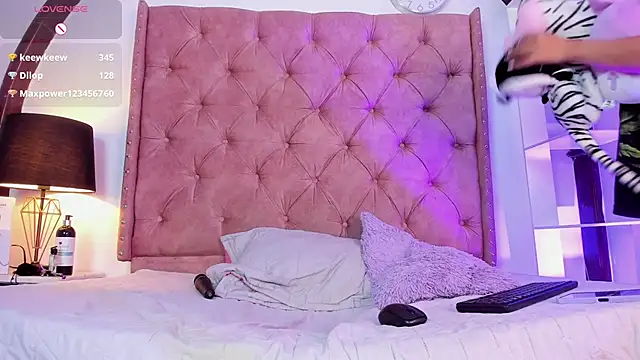 LadyAvalon online show from 30, 1, 2025