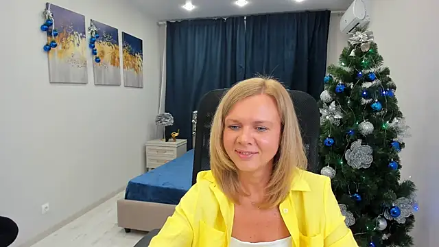 AgathaKlouin online show from 26, 12, 2024