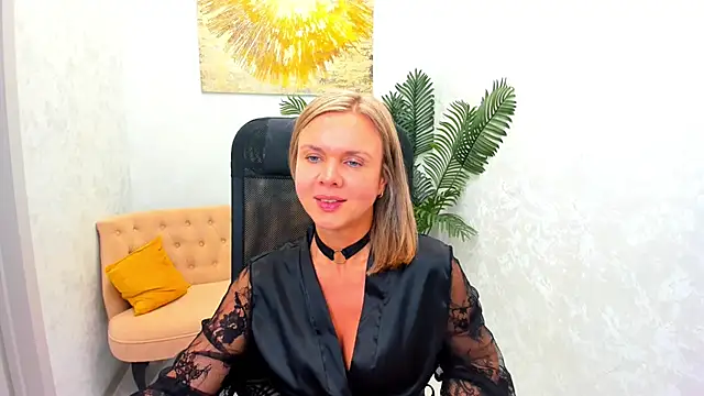 AgathaKlouin online show from 21, 3, 2025