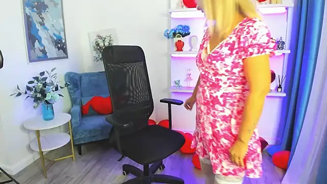 AgathaKlouin online show from 15, 2, 2026