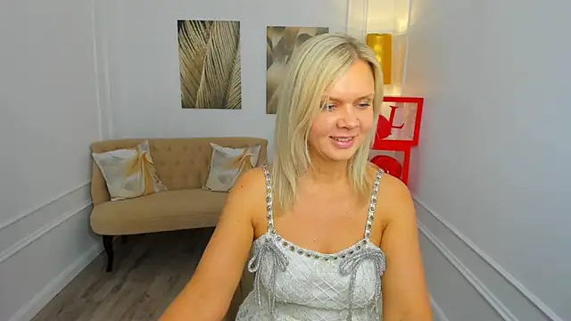 AgathaKlouin online show from 23, 2, 2026