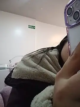 Snapshot of Lesly_10- chatting on 18, 6, 2026 Lesly 10- online show from 18, 6, 2026