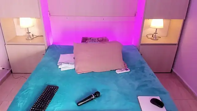 EmilyyStuart online show from 28, 3, 2026