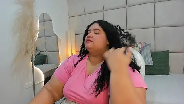 Miley Collins online show from 3, 12, 2025