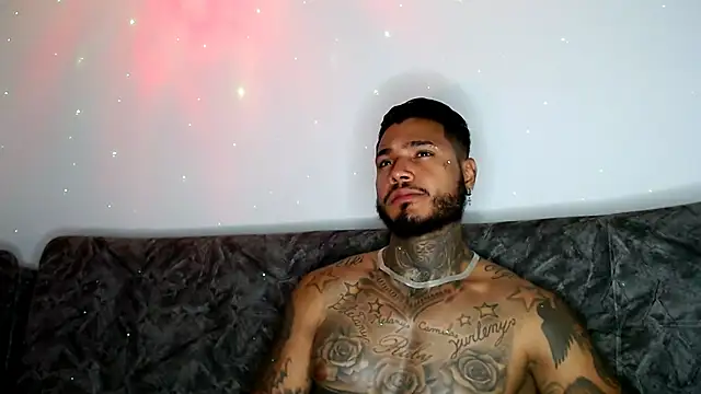 Snapshot of Exotic_tatto27121 chatting on 19, 1, 2025 Exotic tatto27121 online show from 19, 1, 2025