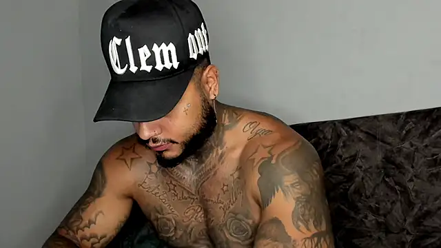 Snapshot of Exotic_tatto27121 chatting on 11, 9, 2025 Exotic tatto27121 online show from 11, 9, 2025