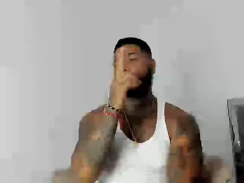 Snapshot of Exotic_tatto27121 chatting on 4, 3, 2026 Exotic tatto27121 online show from 4, 3, 2026