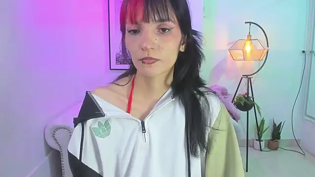 Dafne huges online show from 2, 3, 2025