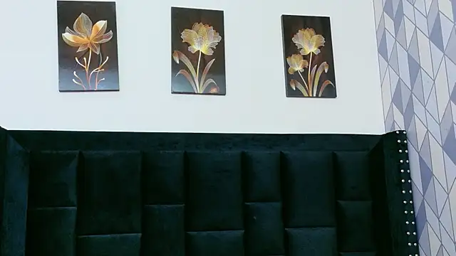 Snapshot of petitelittleebony chatting on 30, 10, 2025 petitelittleebony online show from 30, 10, 2025