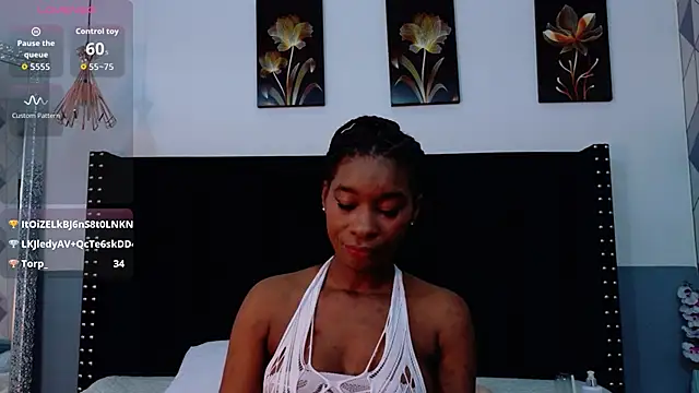 Snapshot of petitelittleebony chatting on 3, 12, 2025 petitelittleebony online show from 3, 12, 2025