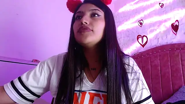 SarahStones online show from 11, 3, 2025