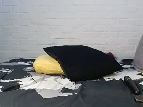 DrippinCaramelCutie online show from 22, 11, 2025