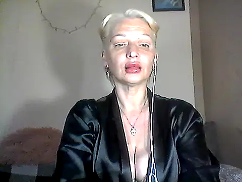 Snapshot of MaryJane441 chatting on 6, 5, 2026 MaryJane441 online show from 6, 5, 2026