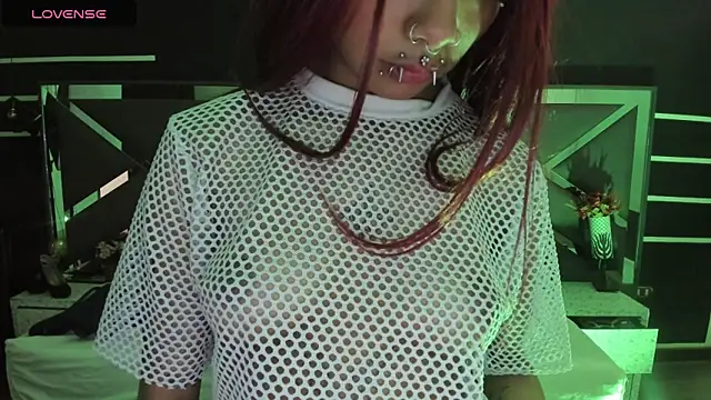 Snapshot of SexyNaf chatting on 4, 10, 2025 SexyNaf online show from 4, 10, 2025
