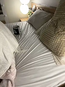 AshleyDouglas online show from 8, 3, 2025