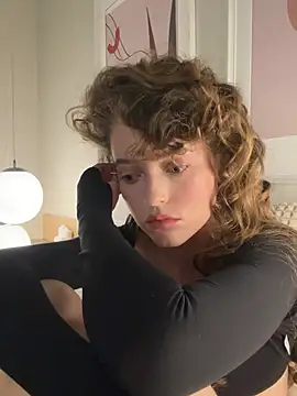 AshleyDouglas online show from 9, 3, 2025