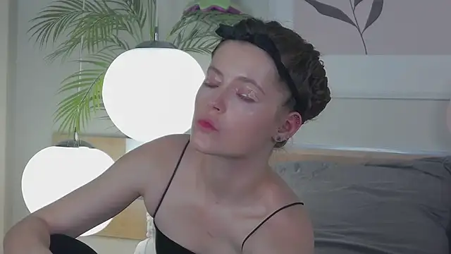 AshleyDouglas online show from 15, 3, 2025