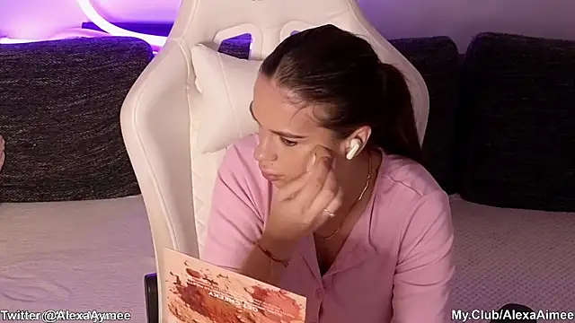 AlexaAimee online show from 7, 3, 2026