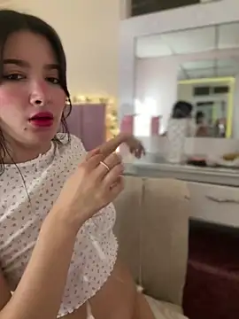 Snapshot of annaharper- chatting on 2, 2, 2025 annaharper- online show from 2, 2, 2025