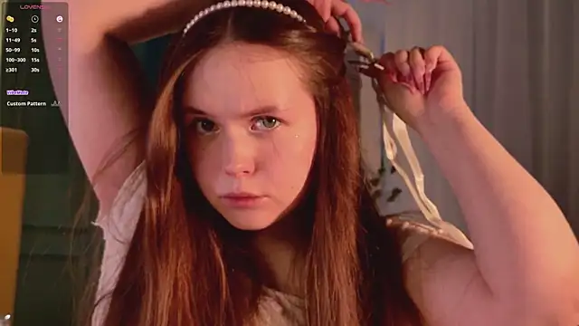 Snapshot of SunnyRisha chatting on 20, 10, 2025 SunnyRisha online show from 20, 10, 2025