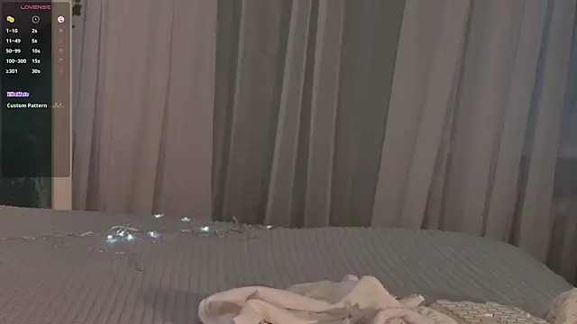 Snapshot of SunnyRisha chatting on 26, 10, 2025 SunnyRisha online show from 26, 10, 2025