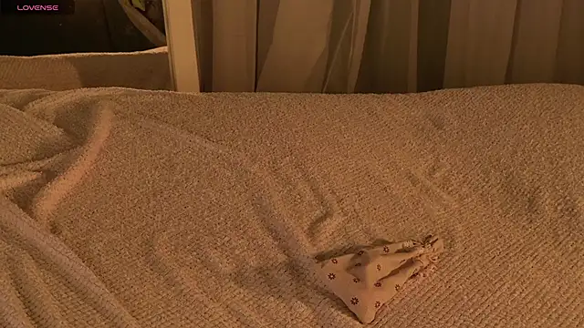 Snapshot of SunnyRisha chatting on 2, 12, 2025 SunnyRisha online show from 2, 12, 2025