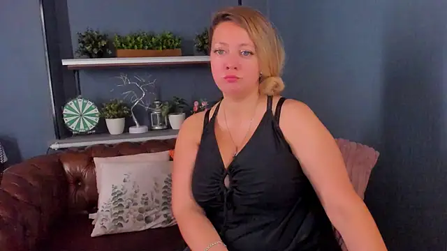 JesiaFoxi online show from 11, 9, 2025