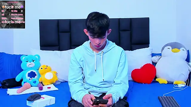 Snapshot of Tonny_twink_ chatting on 8, 3, 2025 Tonny twink online show from 8, 3, 2025