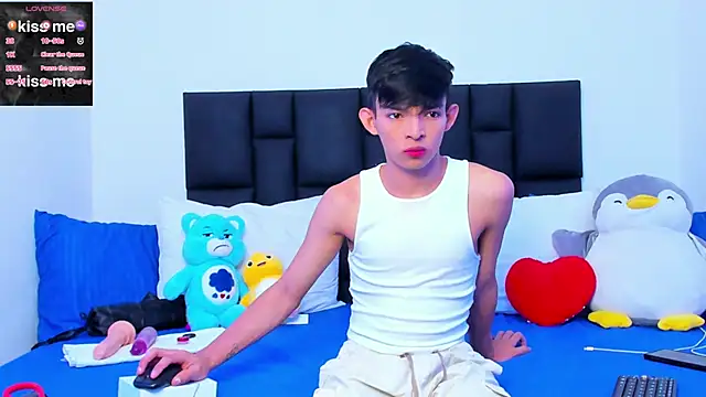 Snapshot of Tonny_twink_ chatting on 9, 3, 2025 Tonny twink online show from 9, 3, 2025