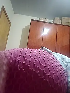 Snapshot of roladuraPr chatting on 4, 1, 2025 roladuraPr online show from 4, 1, 2025