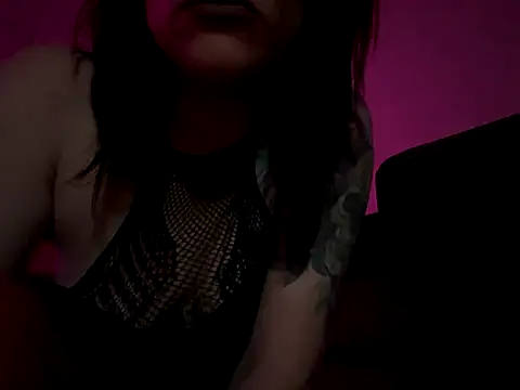 Snapshot of RavenRayyy chatting on 11, 9, 2025 RavenRayyy online show from 11, 9, 2025