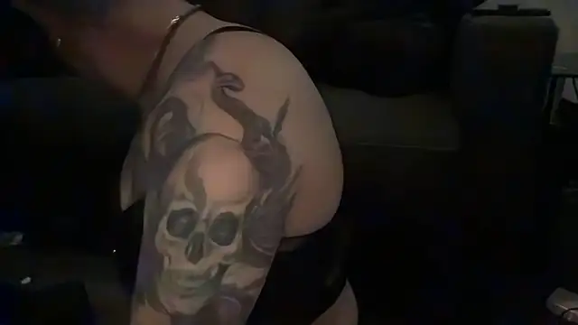 Snapshot of RavenRayyy chatting on 18, 11, 2025 RavenRayyy online show from 18, 11, 2025