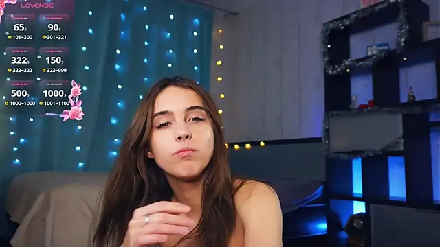 FannyHewson online show from 19, 1, 2025