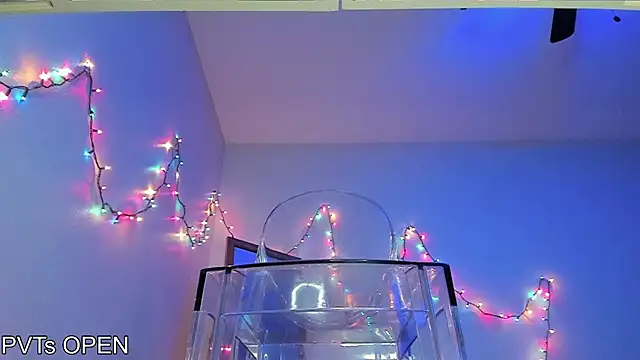 Peaches N Kreme online show from 5, 12, 2025