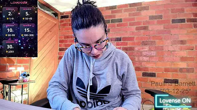 Snapshot of paulinabarnett- chatting on 4, 12, 2025 paulinabarnett- online show from 4, 12, 2025