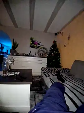 Snapshot of schlonzi81 chatting on 17, 12, 2025 schlonzi81 online show from 17, 12, 2025