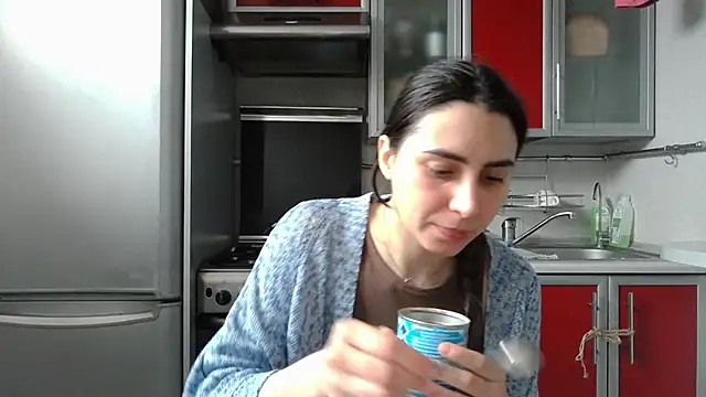 Snapshot of Kashtanka_ chatting on 4, 3, 2025 Kashtanka online show from 4, 3, 2025