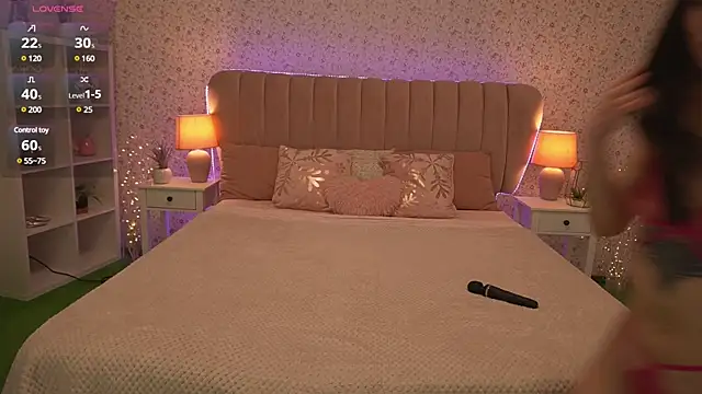 Alice Arwen online show from 11, 1, 2025