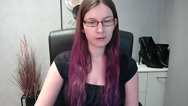 emmaxDelight online show from 18, 2, 2025