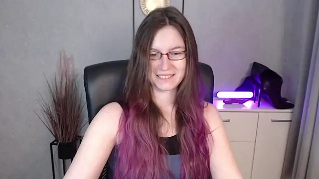 emmaxDelight online show from 23, 12, 2025