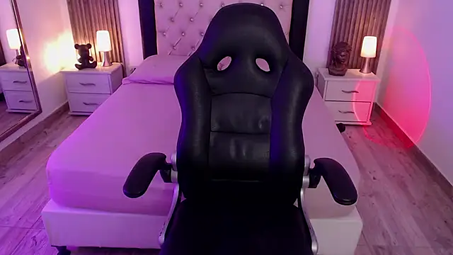 Snapshot of zoe_jones13 chatting on 16, 9, 2025 zoe jones13 online show from 16, 9, 2025