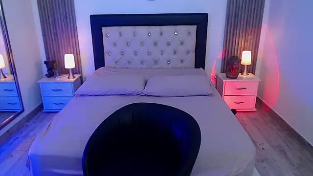 Snapshot of zoe_jones13 chatting on 26, 9, 2025 zoe jones13 online show from 26, 9, 2025