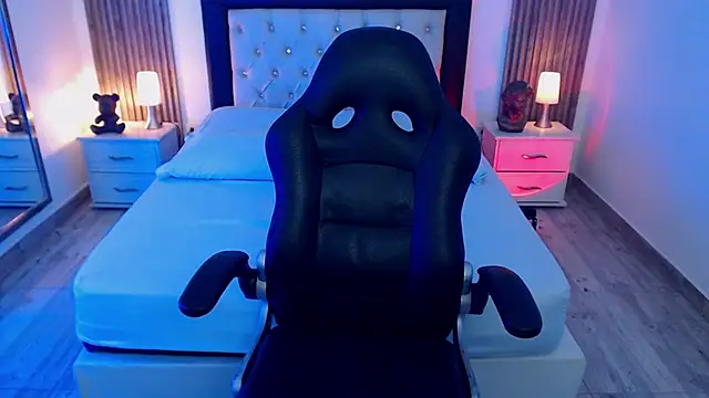 Snapshot of zoe_jones13 chatting on 29, 9, 2025 zoe jones13 online show from 29, 9, 2025