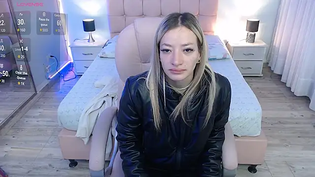 Snapshot of zoe_jones13 chatting on 1, 11, 2025 zoe jones13 online show from 1, 11, 2025