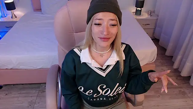 zoe jones13 online show from 7, 4, 2026