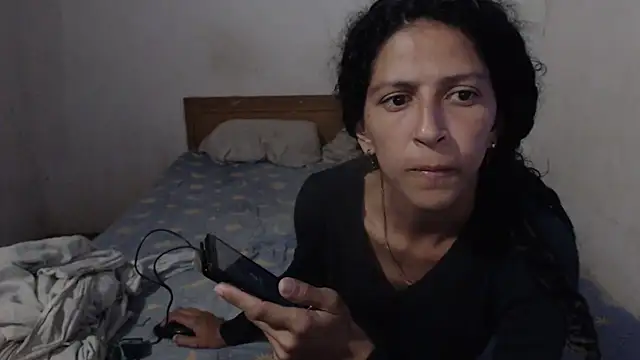 Snapshot of KateAndSimon chatting on 13, 2, 2025 KateAndSimon online show from 13, 2, 2025