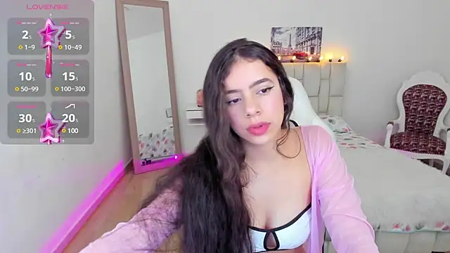 zoe turnner 18 online show from 8, 12, 2024