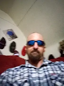 Snapshot of armdy371 chatting on 5, 4, 2026 armdy371 online show from 5, 4, 2026