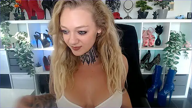 Snapshot of Valery_Venom chatting on 4, 5, 2026 Valery Venom online show from 4, 5, 2026
